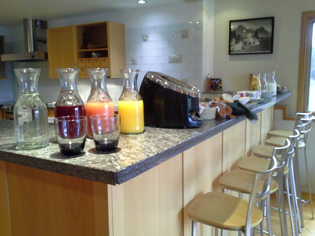 Bed and Breakfast Wettstone Guest Ranch Bridge Lake Екстер'єр фото