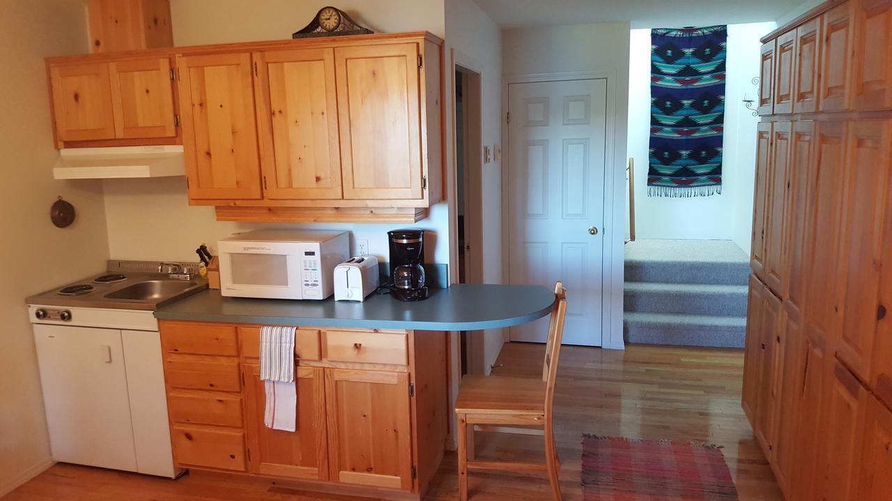 Bed and Breakfast Wettstone Guest Ranch Bridge Lake Екстер'єр фото