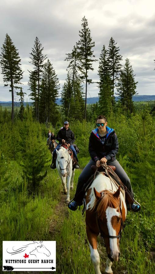 Bed and Breakfast Wettstone Guest Ranch Bridge Lake Екстер'єр фото