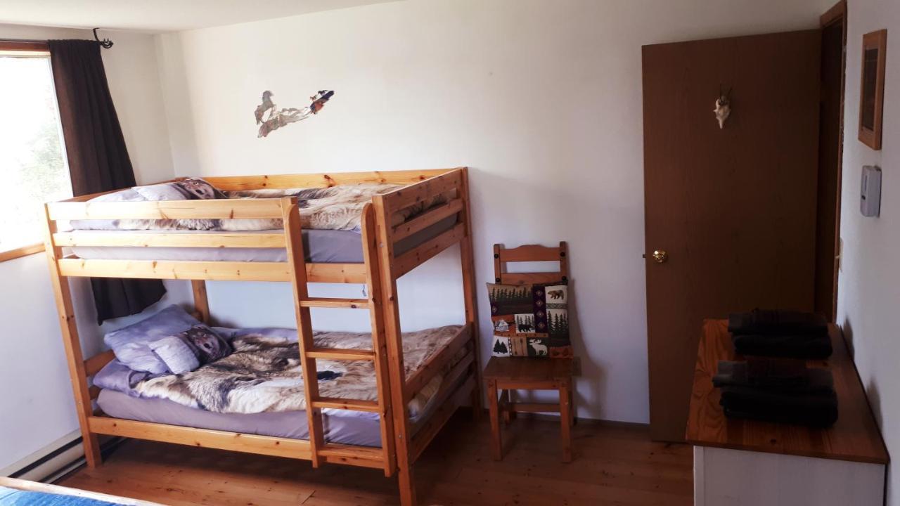 Bed and Breakfast Wettstone Guest Ranch Bridge Lake Екстер'єр фото
